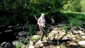 Шесть километров пешком ( Из архива )