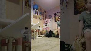 танцую 😃😄😁