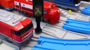 Различные поезда из мультиков, использую:жд, паровазики  новая большая трасса. #дети #видеодлядетей