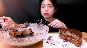 초코범벅 케이크입에서 녹아버리는 빌리엔젤 초코케이크 먹방 Billy Angel - Honey Chocolate Crunch cake ASMR Mukbang