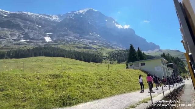 🌆🚂 Самый живописный горный поезд в мире! Путешествие из Интерлакена в Кляйне-Шайдегг