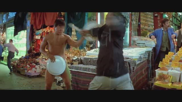 Случайный шпион: Стычка в турецкой бане и побег голышом по улицам