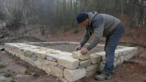 Строю дом в лесу за два месяца. От фундамента до крыши. Бушкрафт