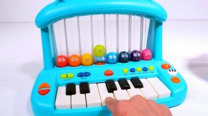 Обучающее видео для малышей - изучаем цвета,  формы и цифры с игрушечным пианино!