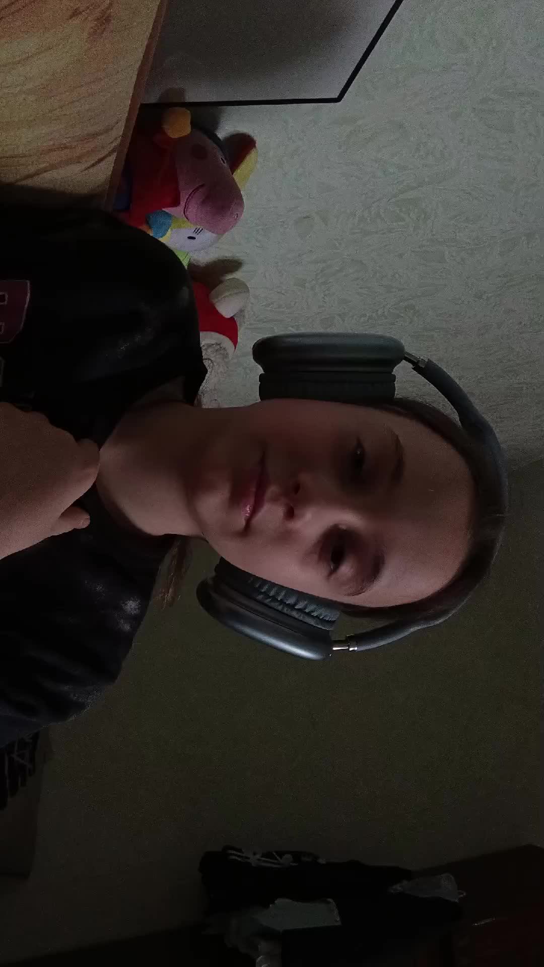 ЗАХОДИ НА СТРИМ,Я ВЕРНУЛАСЬ.