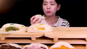 이건 떡인가정말 떡처럼 쫄깃한 크림 모찌빵 먹방 Oreo Tiramisu Green tea Chocolate Mochi bread ASMR Mukbang