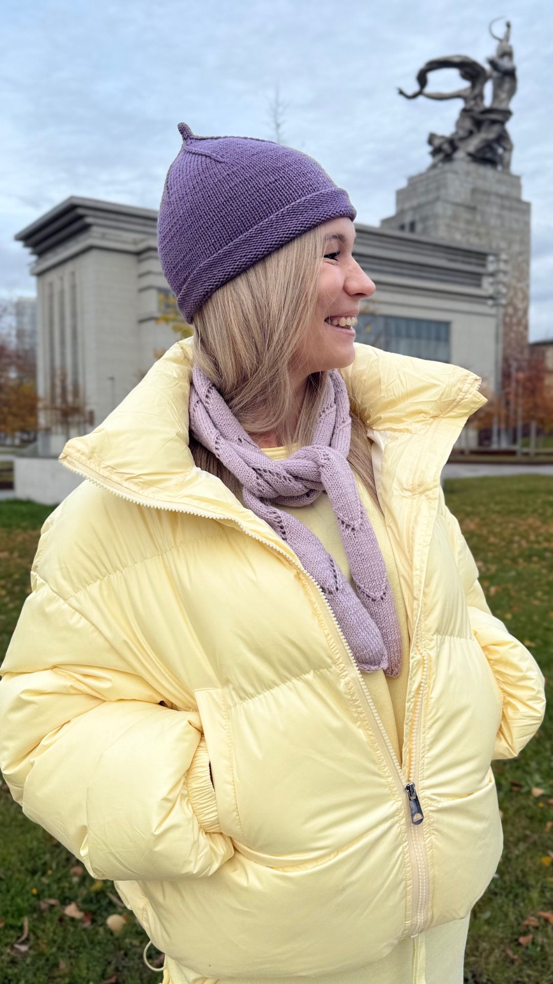 Обзор вязаного комплекта шапка и шарфик по моим МК