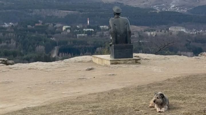 Подъём на Красное солнышко Кисловодского парка с хвостатым гидом