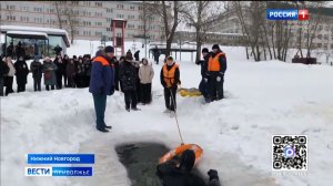 Спасатели МЧС провели необычный урок для школьников на берегу Селикатного озера