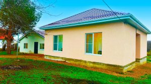 Два дома у реки на большом участке в очень красивом месте