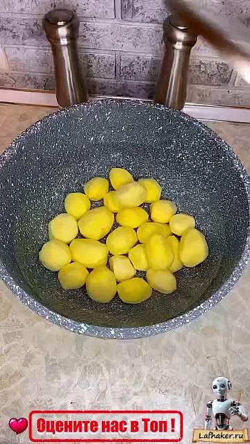 Сочное куриное филе на шпажках с ароматным картофелем: Идеальный ужин из духовки! 🍗🥔