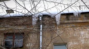 У вас во дворе наледь и сосульки -Тогда мы идем к вам!