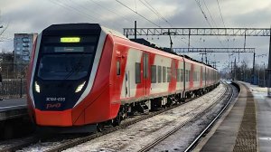 ЭС104 035 "Финист" сообщением Санкт-Петербург - Калище, на пл. Сосновая Поляна