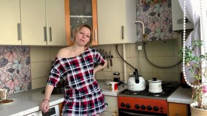 Вспомнила о кремах и сыворотках для лица