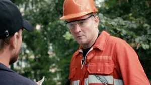 Первый отдел. Шибанов работает крановщиком на стройке