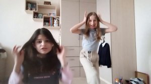 Она делитсо мной вайп