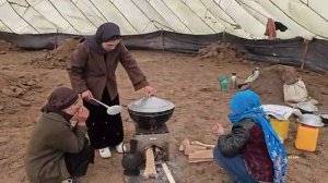 Как живут семьи пастухов зимой.