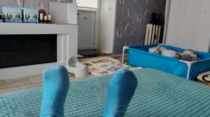 пол это лава, радость это носки