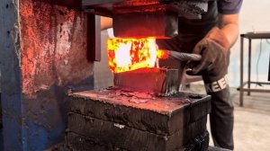 Ковка дамасского ножа из бесполезных свечей зажигания