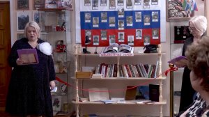 В школе Мегиона открыли «Библиотечку Героя»