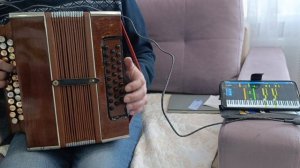 Миди гармонь с приложением в телефоне.