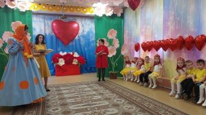 КУКЛА в гостях, стихи для мам.