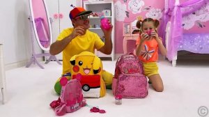 Настя учится воспитывать котят. Полезное видео для дет