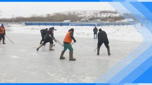04.03.2026    Спартакиада памяти Сергея Герасимова продолжается. Команды вышли на лед в валенках