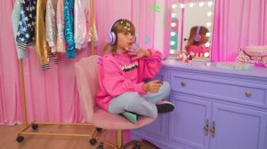 Настя учит родителей, как проводить время со своими де