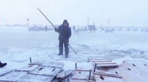 Ледовая переправа через Северную Двину.Архангельск.