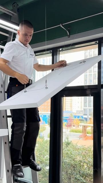 Монтаж акустических островов Akustiline Ampir Baffle в Екатеринбурге компания «Технология Шума».