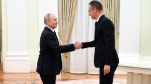 Путин встретился в Кремле с главой МИД Венгрии