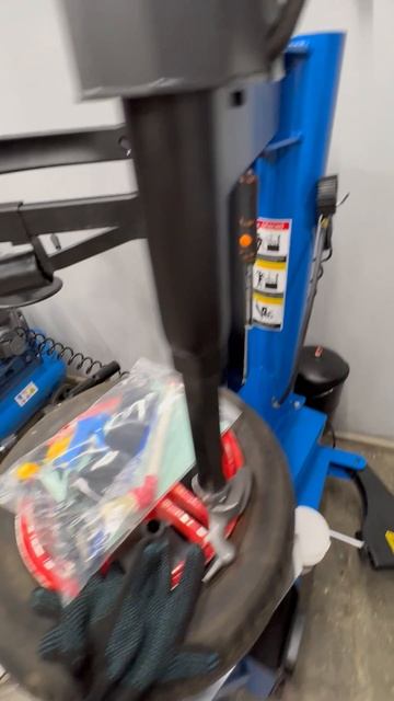 Обзор на шиномонтажный стенд ТЕМП TC9551IT взрыв накачка и третья рука в комплекте