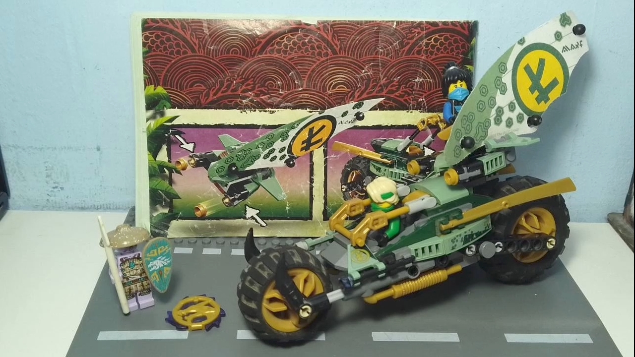 мотоцыкл Лойда по нинзягоу эпизода на острове хранителей шторма 71745 .