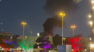 Момент удара БПЛА по консульству США в Дубае попал на видео. Пожар начался после мощного взрыва.