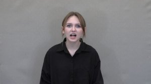 Стихотворение Сергея Сухонина " Две сестры бежали от войны" читает Лутовинова Екатерина