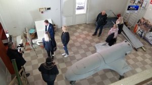 Герой России, кавалер пяти орденов Мужества Артём Чумаров побывал в будущем музее СВО в Туапсе.