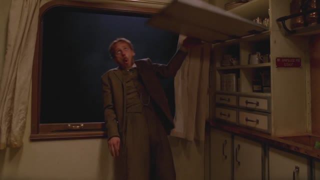 Вокруг света за 80 дней: Забавная сцена с инспектором Фиксом и Паспорту в поезде