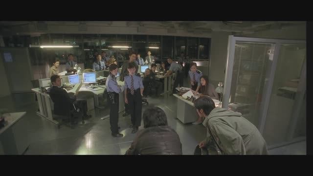 Новая полицейская история: Чен и Фрэнк покидают полицейский участок (Смешной фрагмент)