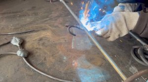 Сборка и сварка кованной вешалки для одежды