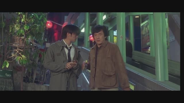 Новая полицейская история: Фрэнк пытается убедить пьяного Чена