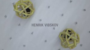 Показ мужской коллекции Henrik Vibskov весна-лето 2026