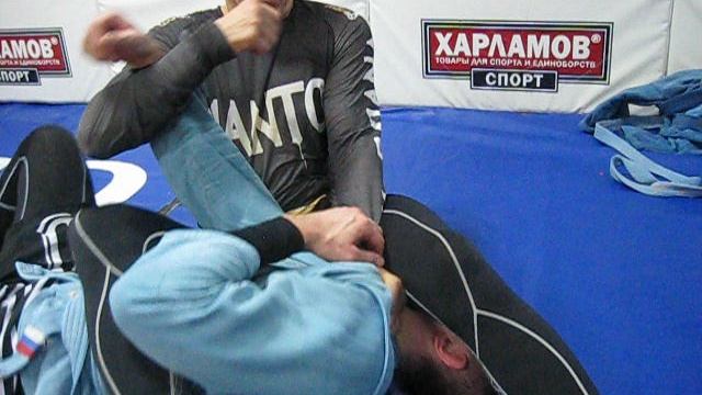 2017 год. Разрыв захвата на рычаге локтя с помощью угрозы удушения.