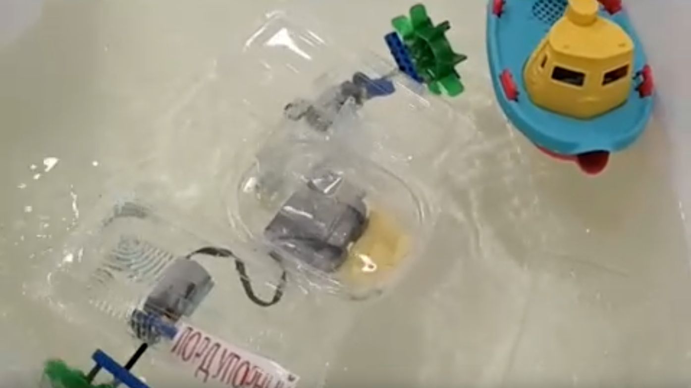 Создаю РАБОЧИЙ корабль из подручных материалов!