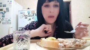 Мукбанг/Еда домашняя/Дед  и его сожительница как им не стыдно🤪