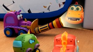 МЯЧ УКАТИЛСЯ ПОД КРОВАТЬ! 🏀😱 Кто из МОКАС осмелится заглянуть в темноту? 👻🚗