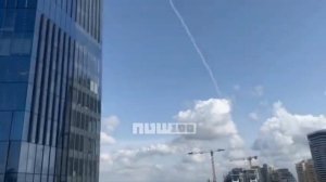 🚨Над Тель-Авивом продолжают летать Иранские ракеты, но Израильский "железный купол" не слышно.

Вое