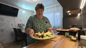 Была с утра в больнице. Сафар заболел. Новые обуви для нас. Готовлю то что любят у меня все.