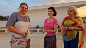 Провожаем Светлану с Сергеем. Встречаем Ирину с друзьями. Бачата на нашей крыше в Путтапарти! Индия.