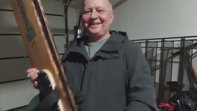 Завалило снегом не выехать из дома.